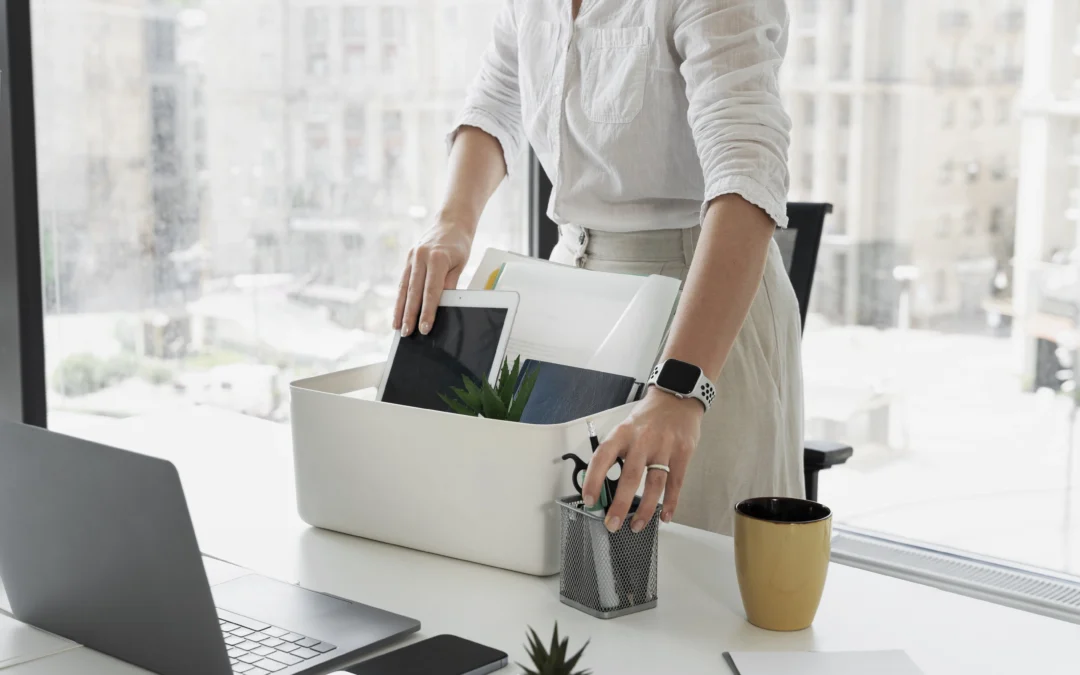 Is it Legal to Keep a Visa After an Employee’s Notice Period?