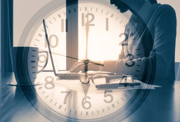 standard working hours law dubai image